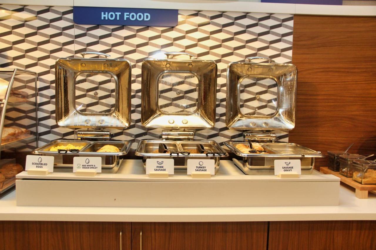 Holiday Inn Express By Ihg Douglas Exterior foto